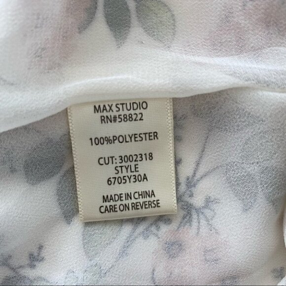 Max Studio blouson tank top with keyhole  opening and centre front tie - Picture 9 of 10